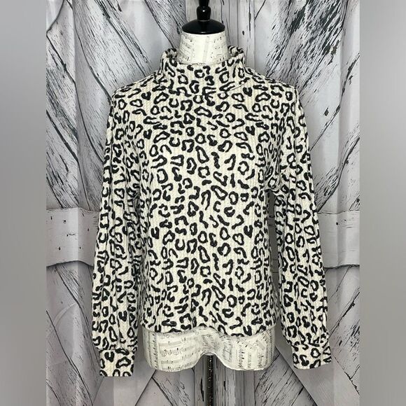 Santuary Klara Turtleneck Leopard Print Sweater XS - Picture 3 of 8